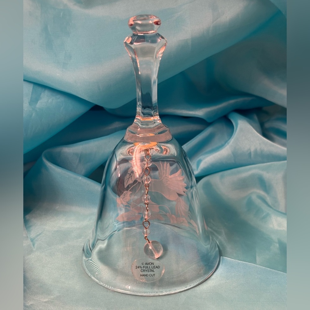 Vintage Avon 24% Full Lead Crystal Dinner Bell with Hummingbird and Flowers - Picture 4 of 13